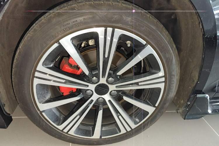 Used Geely Auto Preface 2025 Dongfang Yao 2.0TD Lanxing Edition Left Front Wheel Hub