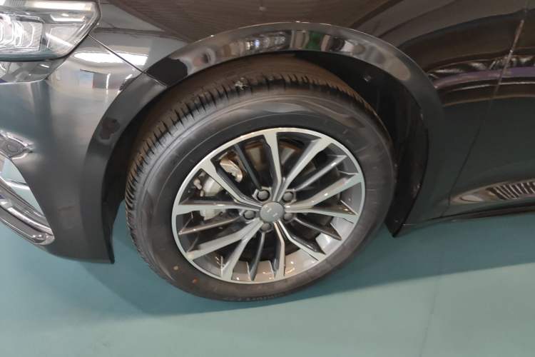 Used Geely Auto Preface 2025 Dongfang Yao 1.5TD Fuyao Edition Left Front Wheel Hub