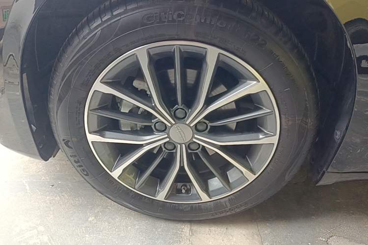 Used Geely Auto Preface 2025 Dongfang Yao 1.5TD Fuyao Edition Left Front Wheel Hub