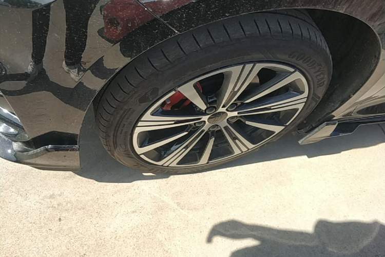 Used Geely Auto Preface 2025 Dongfang Yao 2.0TD Lanxing Edition Left Front Wheel Hub