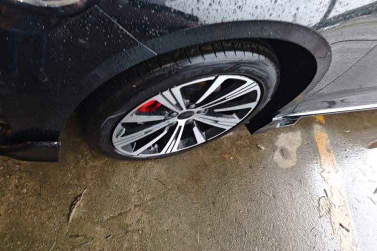 Used Geely Auto Preface 2025 Dongfang Yao 2.0TD Moonlight Edition Left Front Wheel Hub