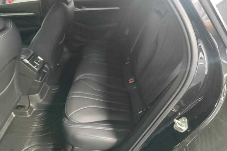 Used Geely Auto Preface 2025 Dongfang Yao 1.5TD Fuyao Edition Left Rear Seat