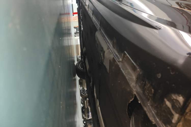 Used Geely Auto Preface 2025 Dongfang Yao 1.5TD Fuyao Edition Left Side Sill