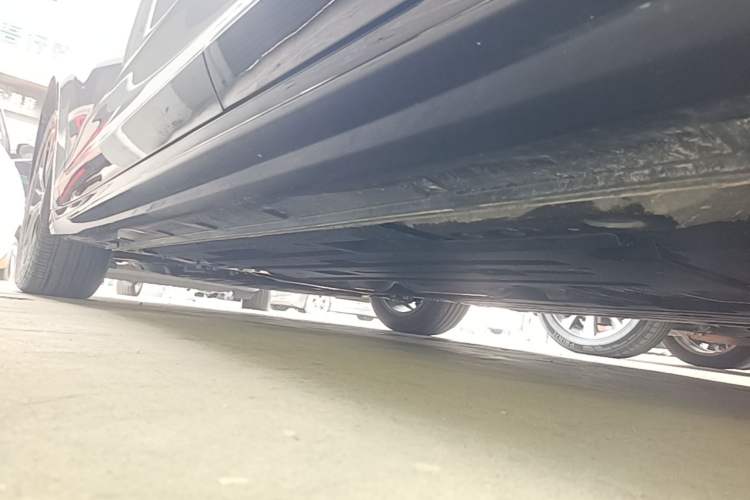Used Geely Auto Preface 2025 Dongfang Yao 1.5TD Fuyao Edition Left Side Sill