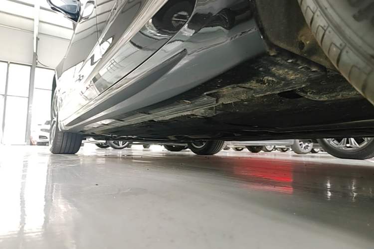 Used Geely Auto Preface 2025 Dongfang Yao 1.5TD Fuyao Edition Left Side Sill