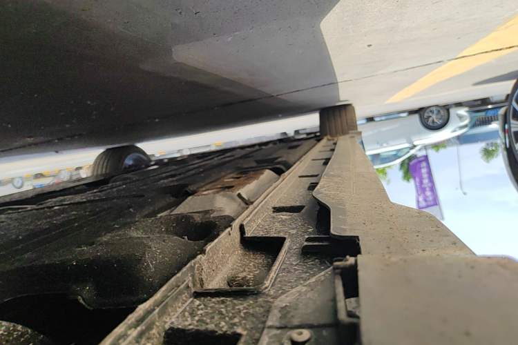 Used Geely Auto Preface 2025 Dongfang Yao 2.0TD Jin Chao Edition Left Side Sill