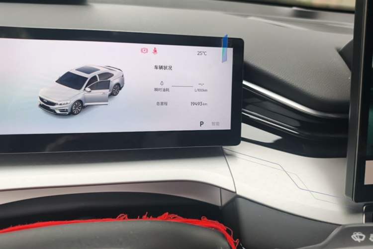 Used Geely Auto Preface 2025 Dongfang Yao 1.5TD Kunlun Edition Odometer Close Up
