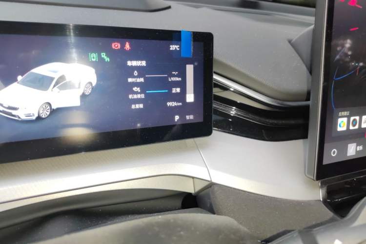 Used Geely Auto Preface 2025 Dongfang Yao 2.0TD Moonlight Edition Odometer Close Up