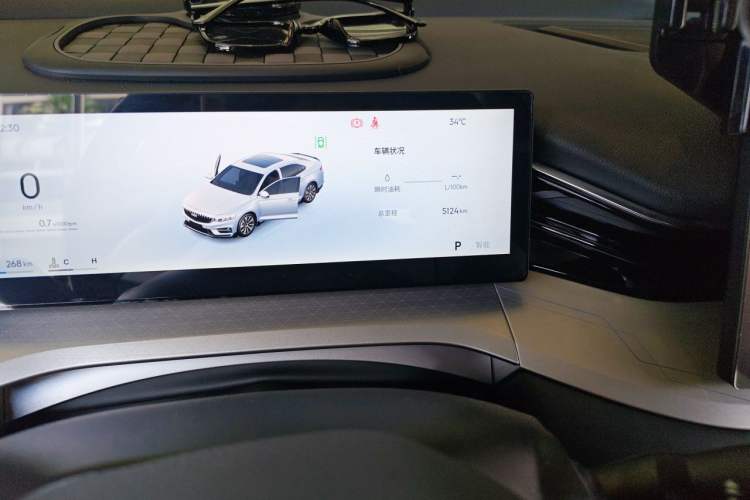 Used Geely Auto Preface 2025 Dongfang Yao 1.5TD Kunlun Edition Odometer Close Up