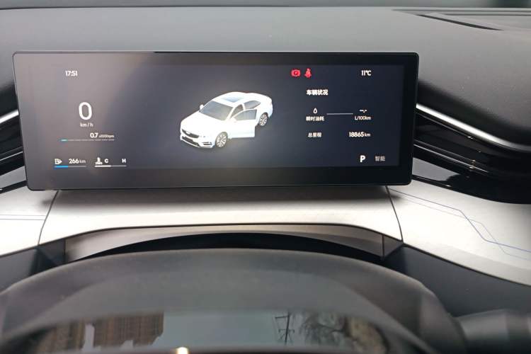 Used Geely Auto Preface 2025 Dongfang Yao 1.5TD Kunlun Edition Odometer Close Up