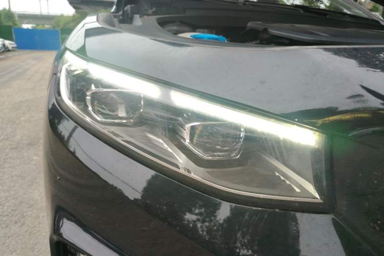 Used Geely Auto Preface 2025 Dongfang Yao 1.5TD Kunlun Edition Right Front Headlight