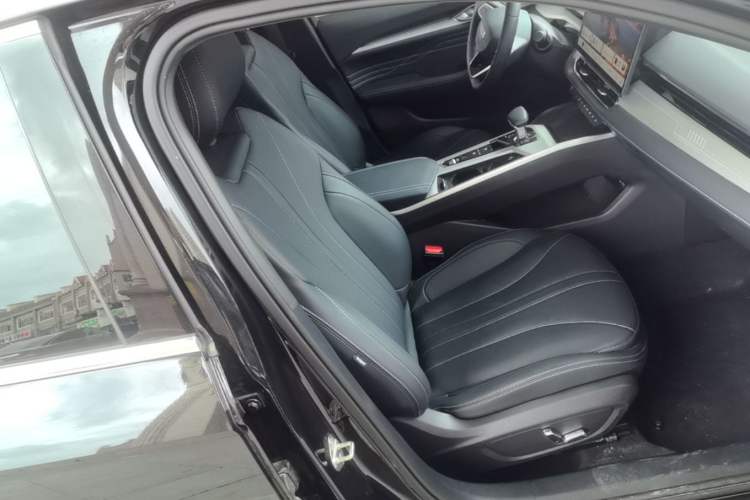Used Geely Auto Preface 2025 Dongfang Yao 1.5TD Kunlun Edition Right Front Seat