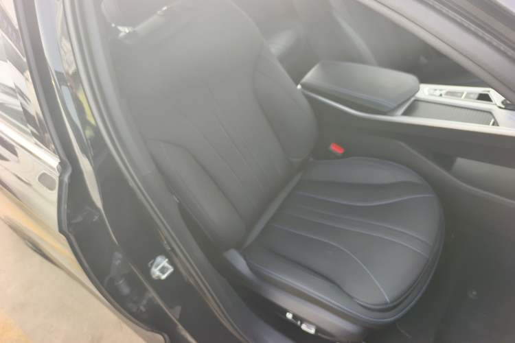 Used Geely Auto Preface 2025 Dongfang Yao 1.5TD Kunlun Edition Right Front Seat