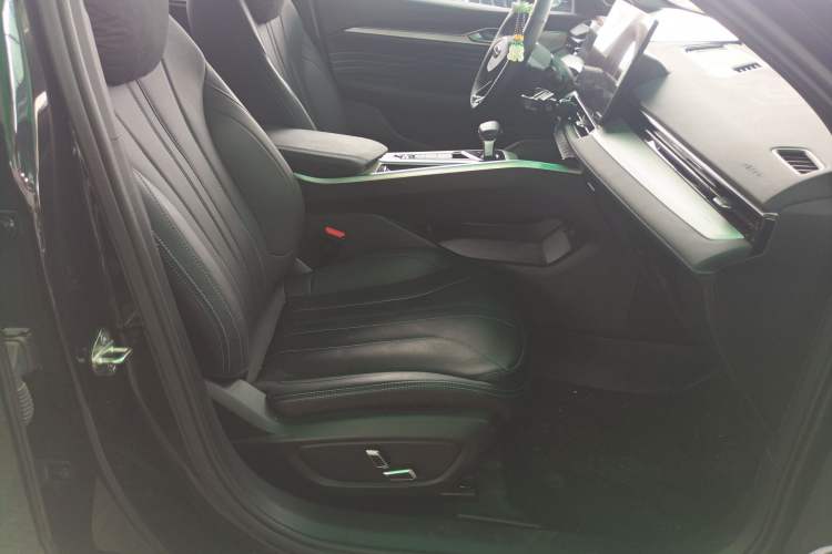 Used Geely Auto Preface 2025 Dongfang Yao 1.5TD Kunlun Edition Right Front Seat