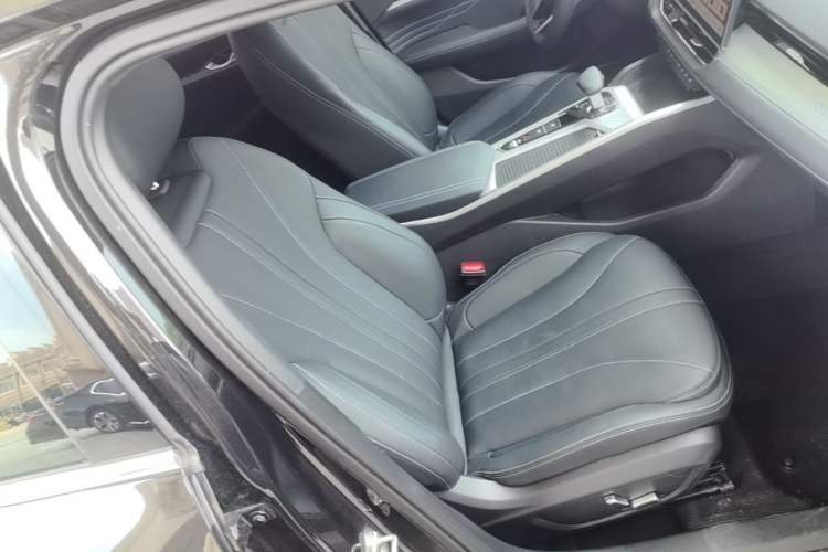 Used Geely Auto Preface 2025 Dongfang Yao 1.5TD Kunlun Edition Right Front Seat
