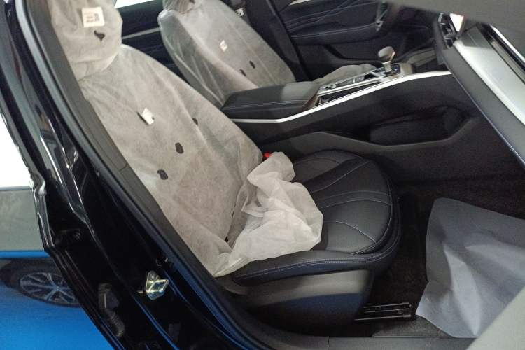 Used Geely Auto Preface 2025 Dongfang Yao 1.5TD Fuyao Edition Right Front Seat