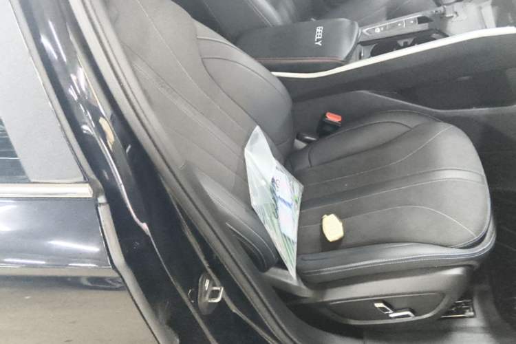Used Geely Auto Preface 2025 Dongfang Yao 2.0TD Moonlight Edition Right Front Seat