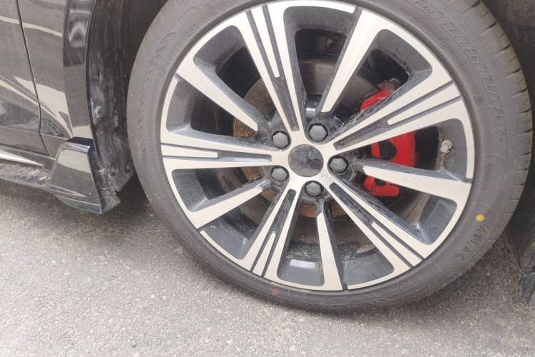 Used Geely Auto Preface 2025 Dongfang Yao 1.5TD Kunlun Edition Right Front Wheel Hub