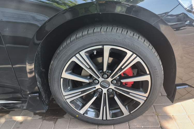 Used Geely Auto Preface 2025 Dongfang Yao 1.5TD Kunlun Edition Right Front Wheel Hub