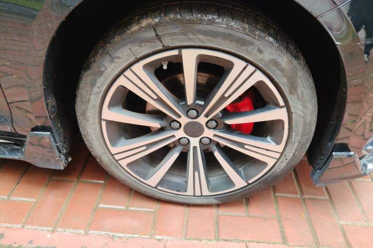 Used Geely Auto Preface 2025 Dongfang Yao 2.0TD Lanxing Edition Right Front Wheel Hub