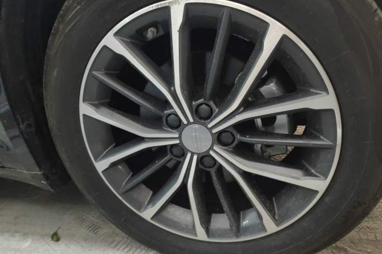 Used Geely Auto Preface 2025 Dongfang Yao 1.5TD Fuyao Edition Right Front Wheel Hub