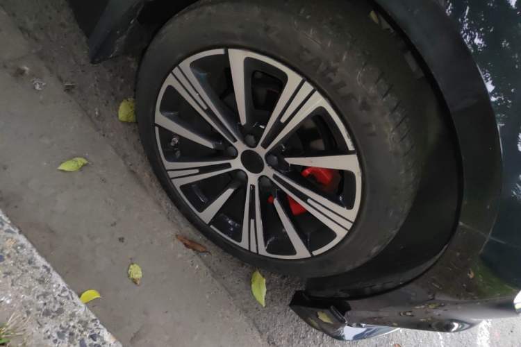 Used Geely Auto Preface 2025 Dongfang Yao 2.0TD Moonlight Edition Right Front Wheel Hub