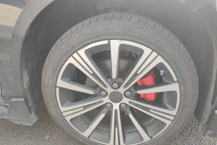 Used Geely Auto Preface 2025 Dongfang Yao 2.0TD Jin Chao Edition Right Front Wheel Hub