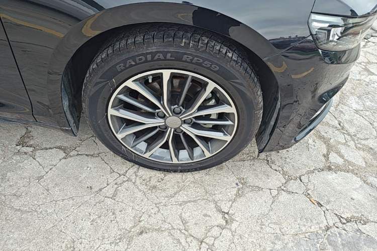 Used Geely Auto Preface 2025 Dongfang Yao 1.5TD Fuyao Edition Right Front Wheel Hub
