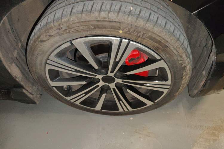 Used Geely Auto Preface 2025 Dongfang Yao 1.5TD Kunlun Edition Right Front Wheel Hub