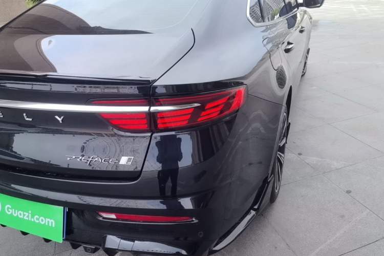Used Geely Auto Preface 2025 Dongfang Yao 1.5TD Kunlun Edition Right Rear Taillight