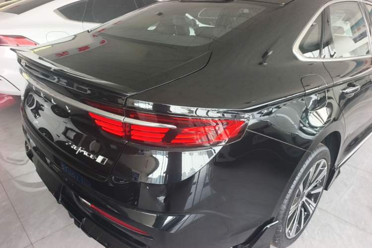 Used Geely Auto Preface 2025 Dongfang Yao 1.5TD Kunlun Edition Right Rear Taillight