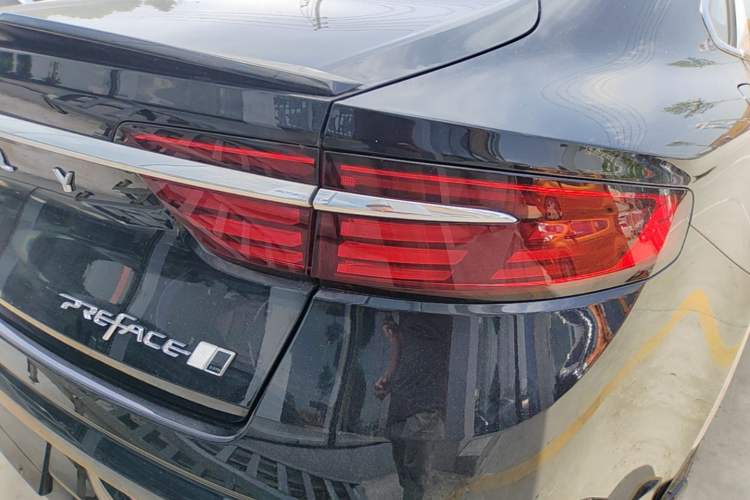 Used Geely Auto Preface 2025 Dongfang Yao 2.0TD Jin Chao Edition Right Rear Taillight
