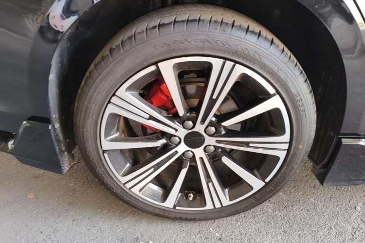 Used Geely Auto Preface 2025 Dongfang Yao 2.0TD Jin Chao Edition Right Rear Wheel Hub