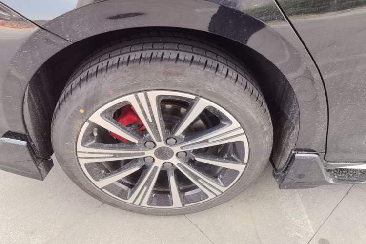 Used Geely Auto Preface 2025 Dongfang Yao 1.5TD Kunlun Edition Right Rear Wheel Hub