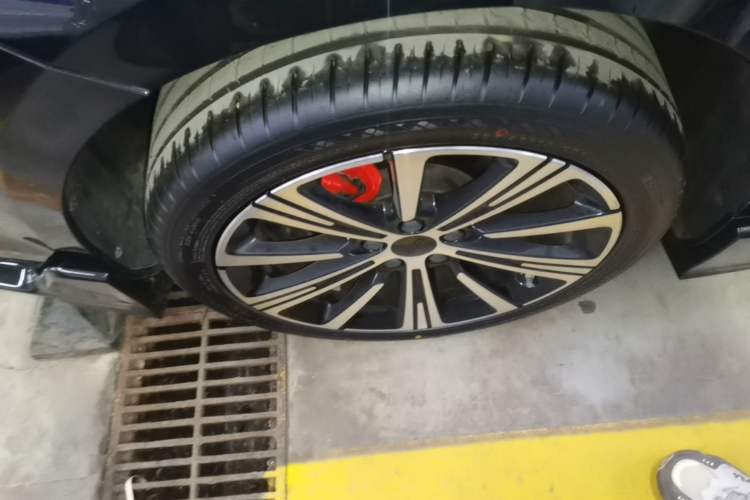 Used Geely Auto Preface 2025 Dongfang Yao 1.5TD Kunlun Edition Right Rear Wheel Hub