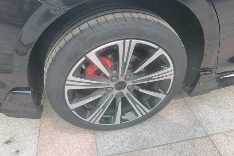 Used Geely Auto Preface 2025 Dongfang Yao 2.0TD Moonlight Edition Right Rear Wheel Hub