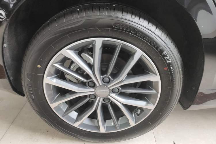 Used Geely Auto Preface 2025 Dongfang Yao 1.5TD Fuyao Edition Right Rear Wheel Hub