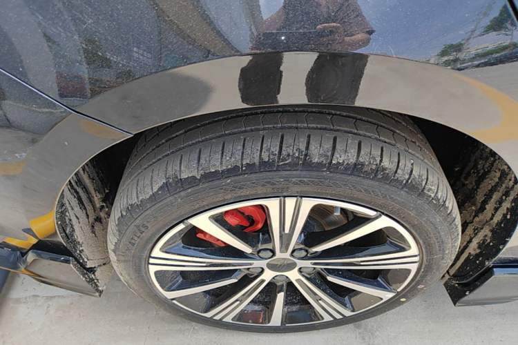 Used Geely Auto Preface 2025 Dongfang Yao 2.0TD Jin Chao Edition Right Rear Wheel Hub