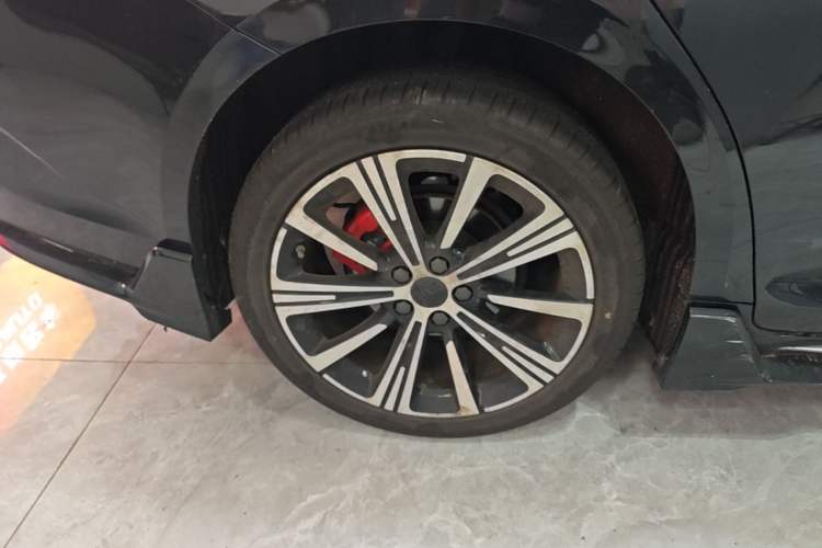 Used Geely Auto Preface 2025 Dongfang Yao 1.5TD Kunlun Edition Right Rear Wheel Hub