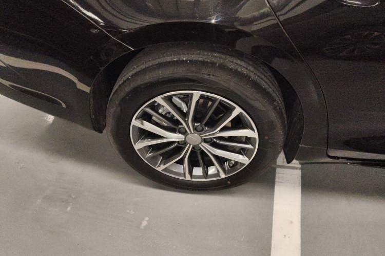 Used Geely Auto Preface 2025 Dongfang Yao 1.5TD Fuyao Edition Right Rear Wheel Hub