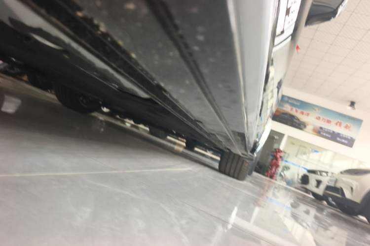 Used Geely Auto Preface 2025 Dongfang Yao 1.5TD Kunlun Edition Right Side Sill