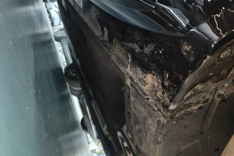 Used Geely Auto Preface 2025 Dongfang Yao 1.5TD Fuyao Edition Right Side Sill