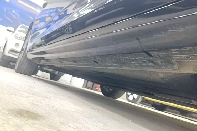 Used Geely Auto Preface 2025 Dongfang Yao 1.5TD Fuyao Edition Right Side Sill