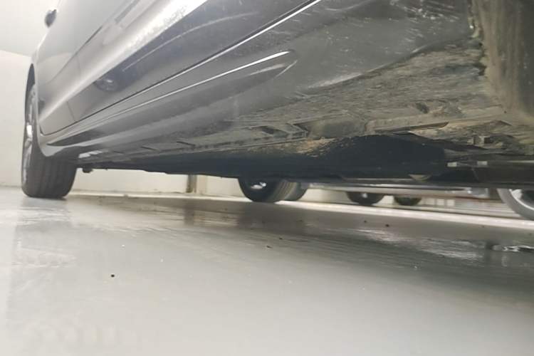 Used Geely Auto Preface 2025 Dongfang Yao 1.5TD Fuyao Edition Right Side Sill