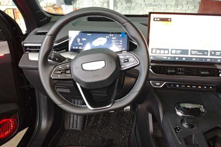 Used Geely Auto Preface 2025 Dongfang Yao 2.0TD Moonlight Edition Steering Wheel