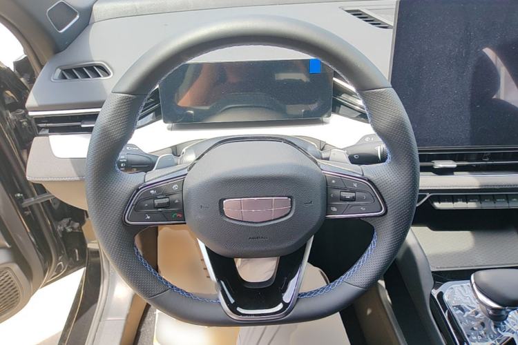 Used Geely Auto Preface 2025 Dongfang Yao 2.0TD Jin Chao Edition Steering Wheel