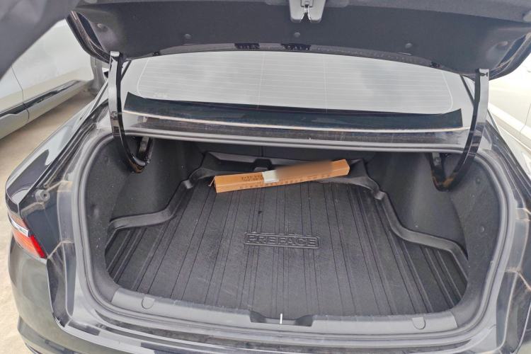 Used Geely Auto Preface 2025 Dongfang Yao 1.5TD Kunlun Edition Trunk