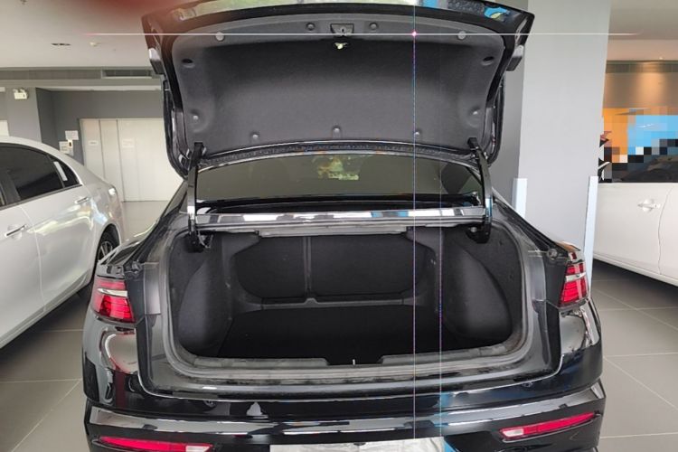 Used Geely Auto Preface 2025 Dongfang Yao 2.0TD Lanxing Edition Trunk
