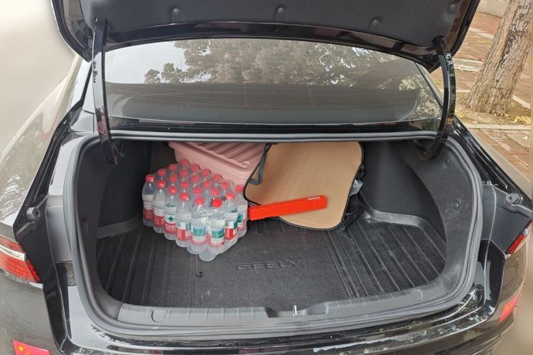 Used Geely Auto Preface 2025 Dongfang Yao 1.5TD Kunlun Edition Trunk