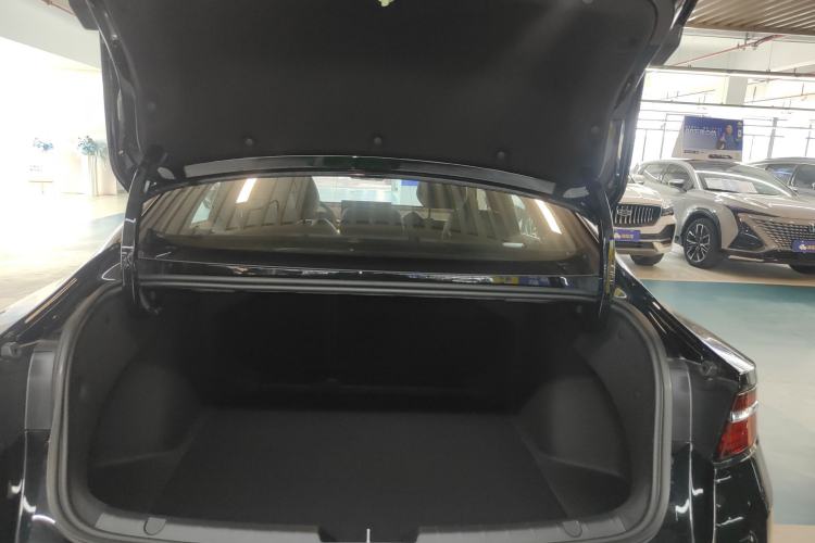Used Geely Auto Preface 2025 Dongfang Yao 1.5TD Fuyao Edition Trunk